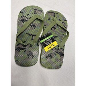 NEW boys green camo flip flops sandals size large 2 - 3